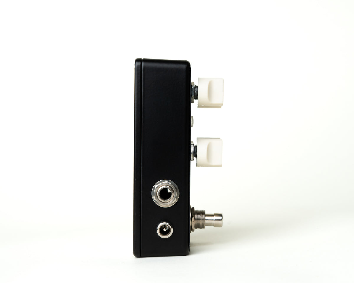 Auralith Reverb MK1 guitar pedal by Dual Stage Amplification — output side